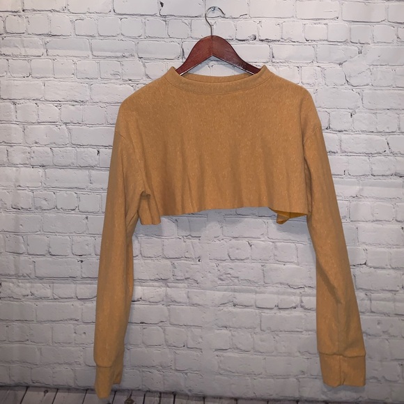 Win Win Dark Yellow Crop Top Sweatshirt size L & S - Picture 2 of 14